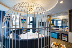 Aaron Hotel