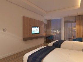 Aaron Hotel