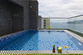 Aaron Hotel