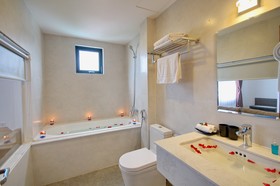 Aries Hotel