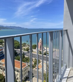 Aura Panorama