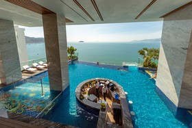 Royal Beach Boton Blue Hotel & Spa