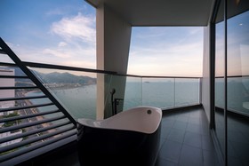 Royal Beach Boton Blue Hotel & Spa