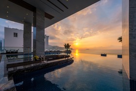 Royal Beach Boton Blue Hotel & Spa