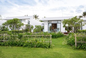 Cam Ranh Riviera Beach Resort & Spa