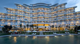 Cam Ranh Riviera Beach Resort & Spa