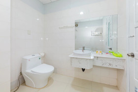 Cct Hotel Nha Trang by OYO Rooms