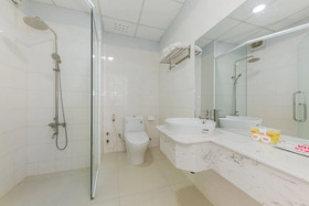 Cct Hotel Nha Trang by OYO Rooms