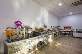 Cct Hotel Nha Trang by OYO Rooms