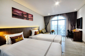 Crown Nguyen Hoang Hotel