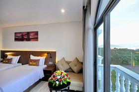 Crown Nguyen Hoang Hotel