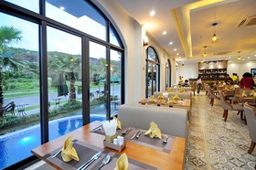 Crown Nguyen Hoang Hotel