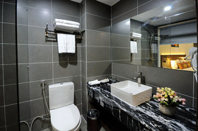 Crown Nguyen Hoang Hotel