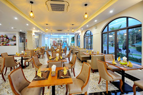 Crown Nguyen Hoang Hotel
