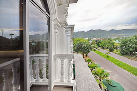 Crown Nguyen Hoang Hotel