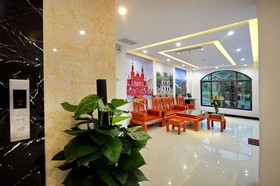 Crown Nguyen Hoang Hotel
