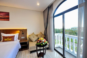Crown Nguyen Hoang Hotel