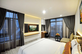 Crown Nguyen Hoang Hotel