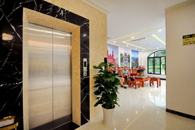 Crown Nguyen Hoang Hotel