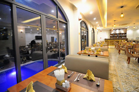 Crown Nguyen Hoang Hotel