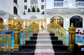 Crown Nguyen Hoang Hotel