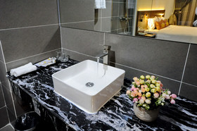 Crown Nguyen Hoang Hotel
