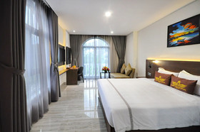 Crown Nguyen Hoang Hotel