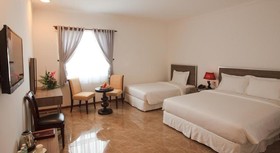 Den Long Do Hotel