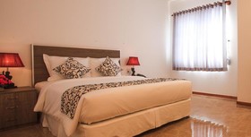 Den Long Do Hotel