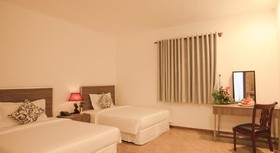 Den Long Do Hotel