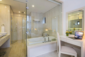 Diamond Bay Condotel Resort