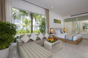 Diamond Bay Condotel Resort