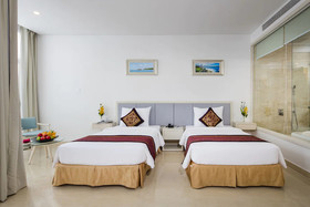 Diamond Bay Condotel Resort