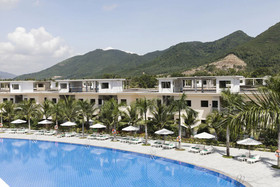 Diamond Bay Condotel Resort