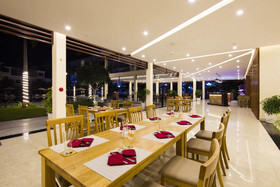 Diamond Bay Condotel Resort