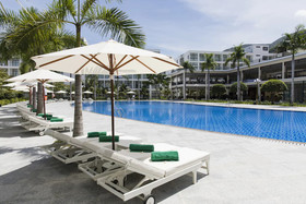 Diamond Bay Condotel Resort