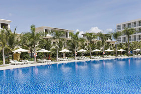 Diamond Bay Condotel Resort