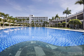 Diamond Bay Condotel Resort