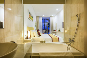 Diamond Bay Condotel Resort