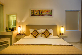 Diamond Bay Condotel Resort