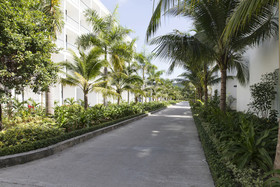 Diamond Bay Condotel Resort