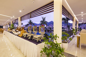 Diamond Bay Condotel Resort