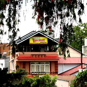 Full House Homestay