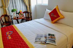 Full House Hotel