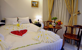 Full House Hotel