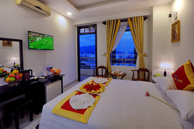 Full House Hotel