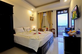 Full House Hotel