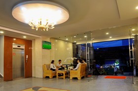 Full House Hotel