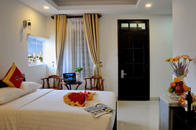 Full House Hotel