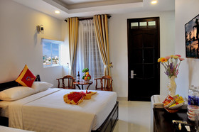 Full House Hotel